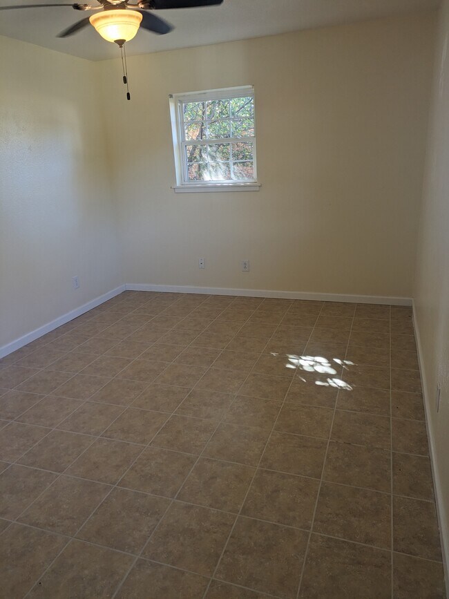 Foto del edificio - 120 Sandy Ln