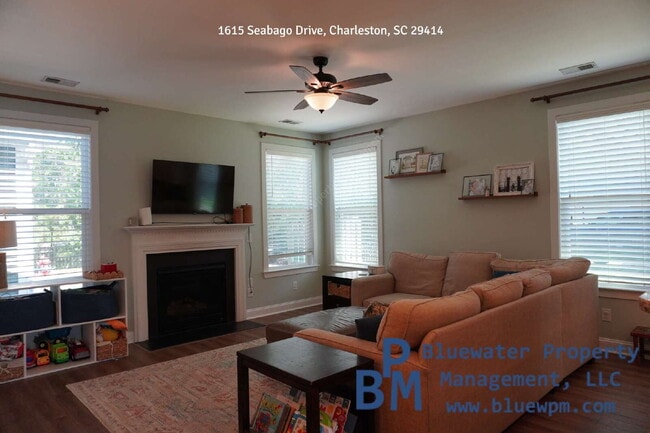 Photo - Charming 3-Bed Oasis with Granite Touches & Hardwood Flooring in Charleston! Apartment