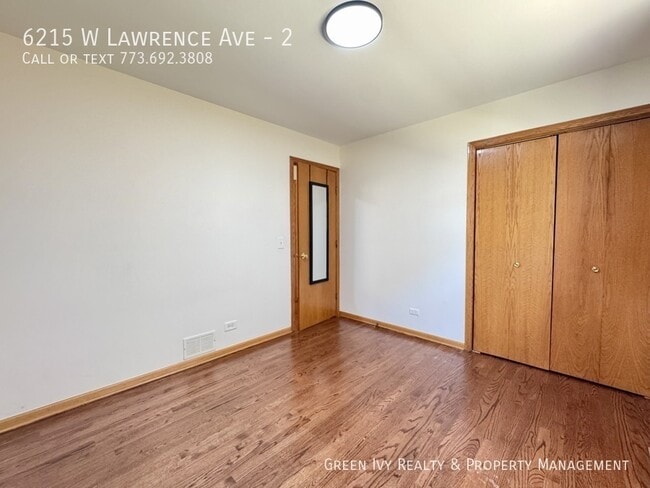Foto del edificio - 6215 W Lawrence Ave