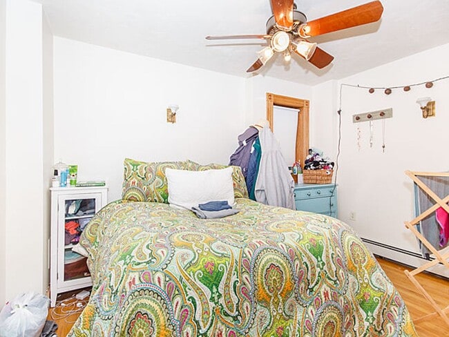 Building Photo - No Brokers Fee, No Security Deposit, Heat, Hot Water Included