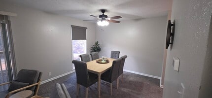 Building Photo - 150 La Vista Ln