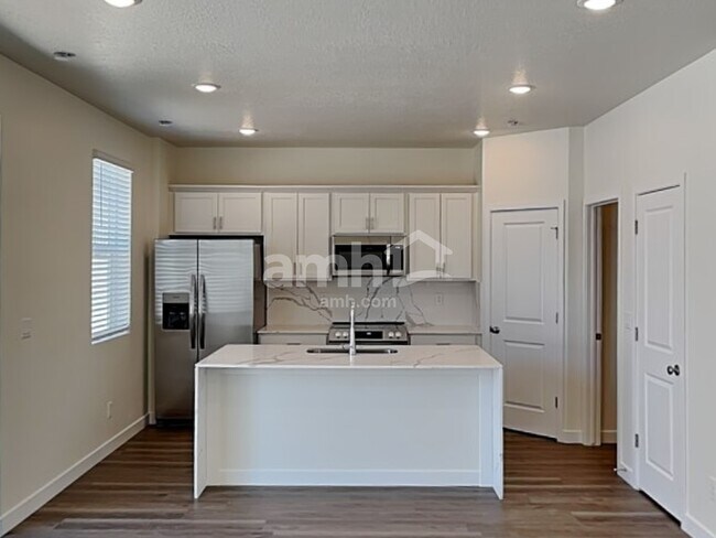 Building Photo - 8974 S John Annie Ln