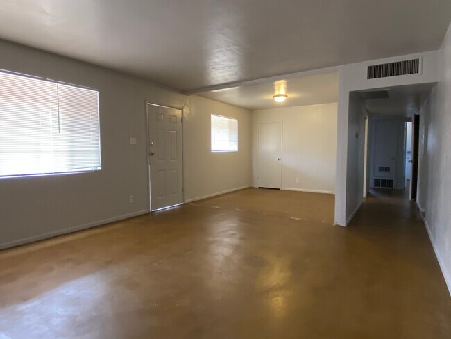 Foto del edificio - 1014 W 17th Pl