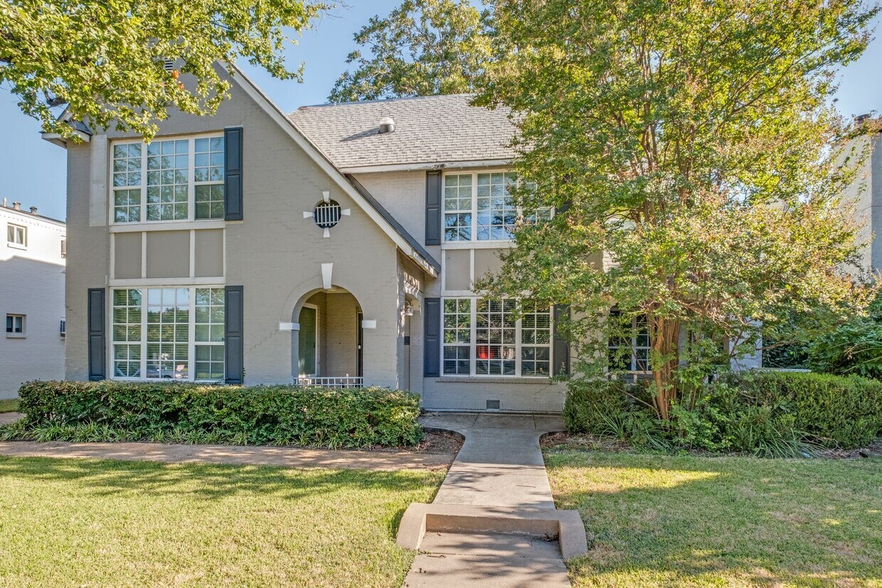 Foto principal - 3912 Rawlins St