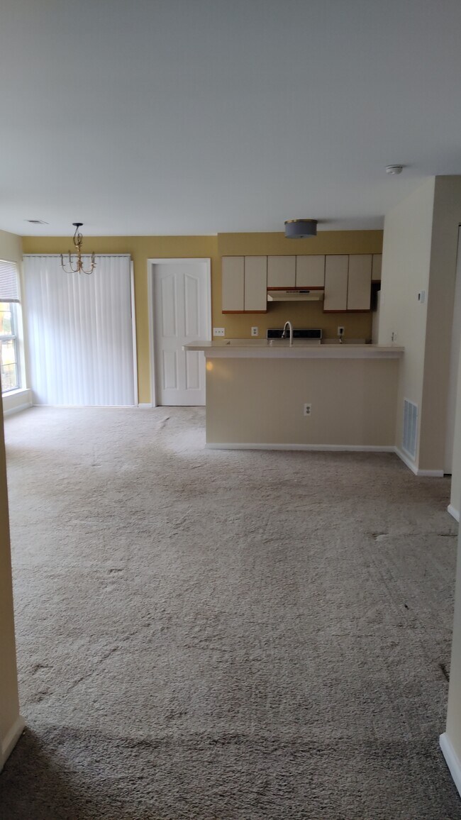 909 Foxmeadow Dr Unit 909, Royersford, PA 19468 Condo for Rent in