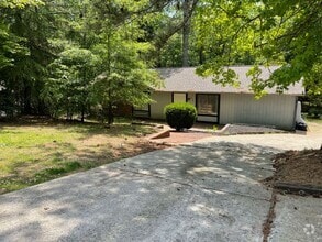 Building Photo - 8967 Bentwood Ln
