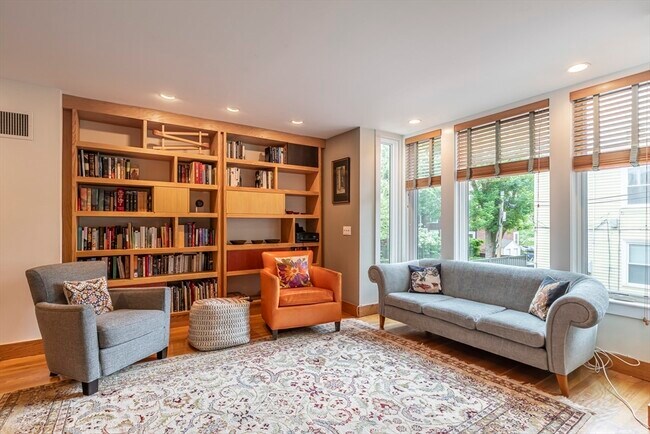 Foto del edificio - 54 Trowbridge St