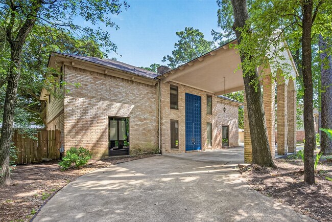 Building Photo - 8103 Oak Moss Dr