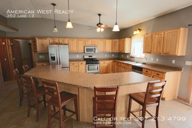 Building Photo - Single-level horse property