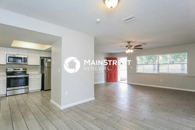Building Photo - 4 Bedroom Pet-Friendly Home in Spring Hill...