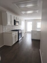 Building Photo - 10614 Acacia Forest tr