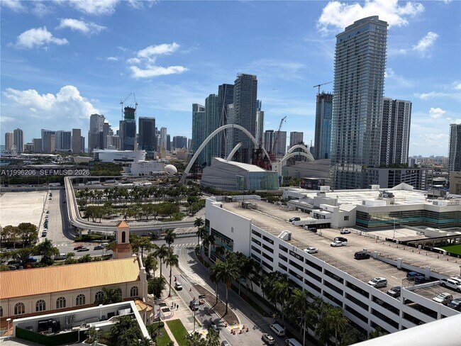 Foto del edificio - 1717 N Bayshore Dr