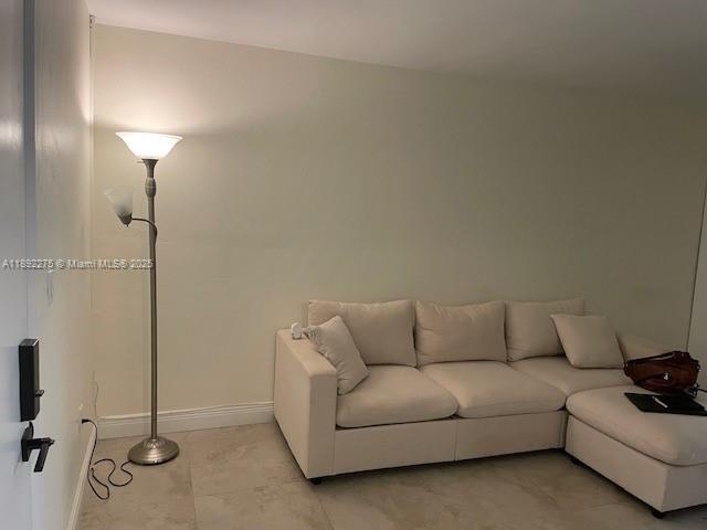 Foto principal - 6620 W 2nd Ct