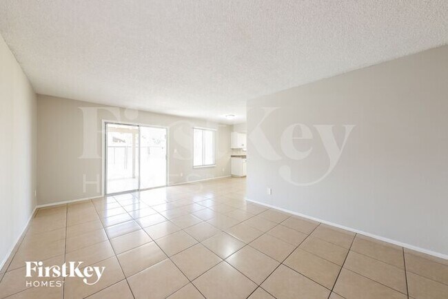 Foto del edificio - 4923 W Larkspur Dr