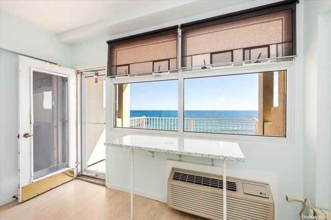 Foto del edificio - 250 Shore Rd