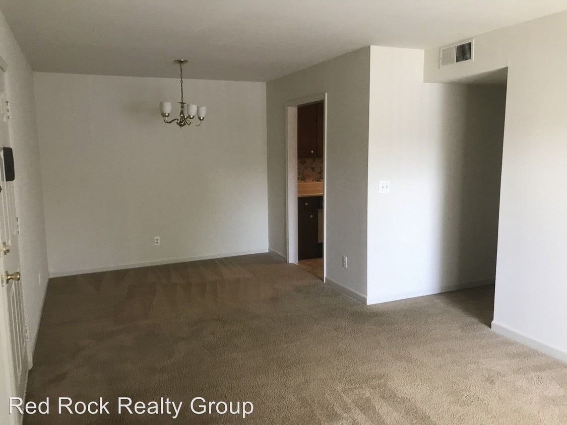 Building Photo - 8941 Roebuck Blvd