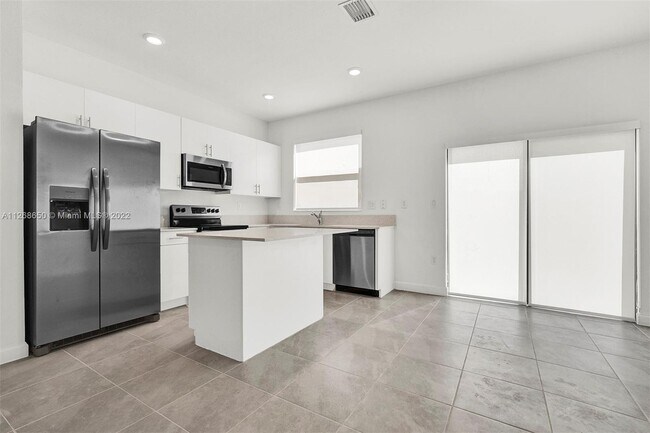 Foto del edificio - 23101 SW 99th Ave