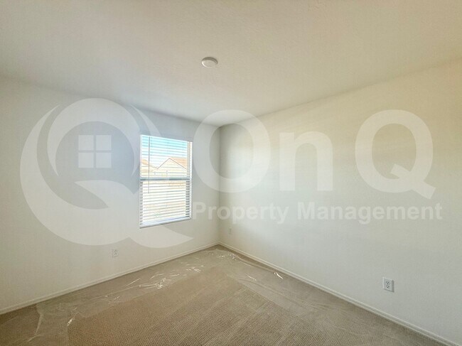 Foto del edificio - 1435 E Angie Dr