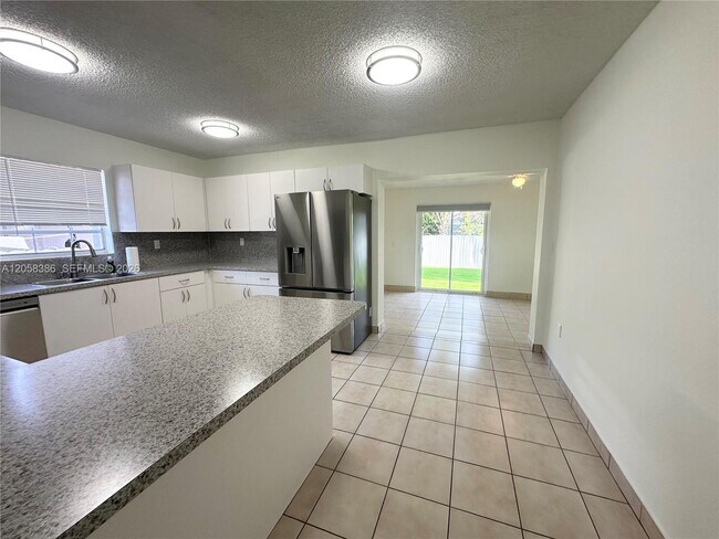 Foto del edificio - 9540 SW 36th St