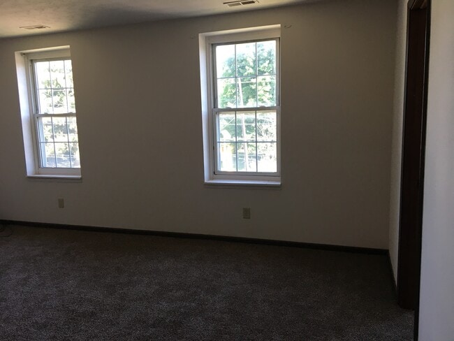 Living Room - 250 S Liberty St