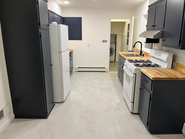 Building Photo - 37 Mary's Ln