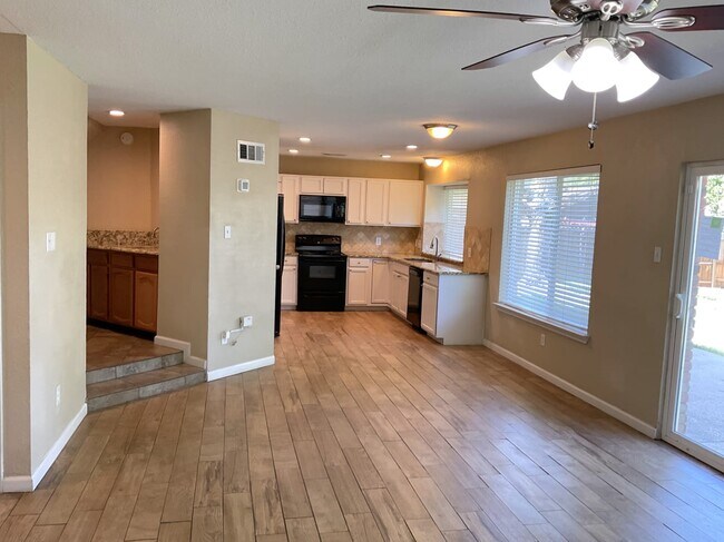 Building Photo - 2117 Belmont Park Dr
