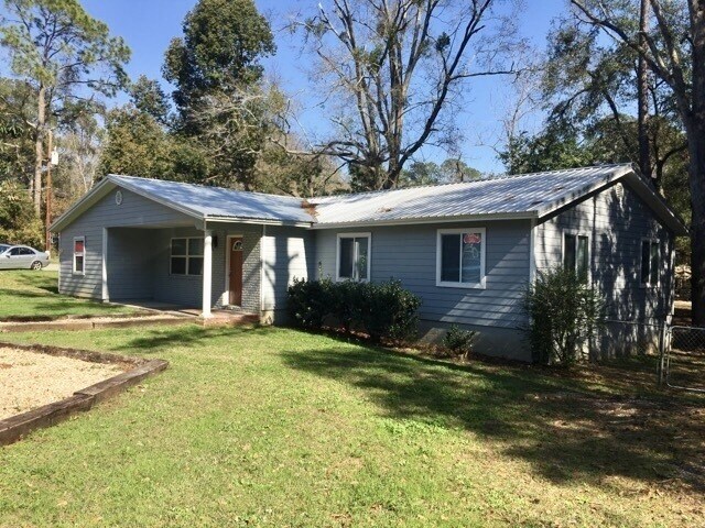 Photo - Why rent an apartment, when you can live i...