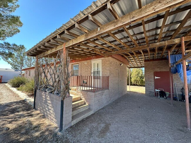 Building Photo - 1 Bed 2 Bath Home
