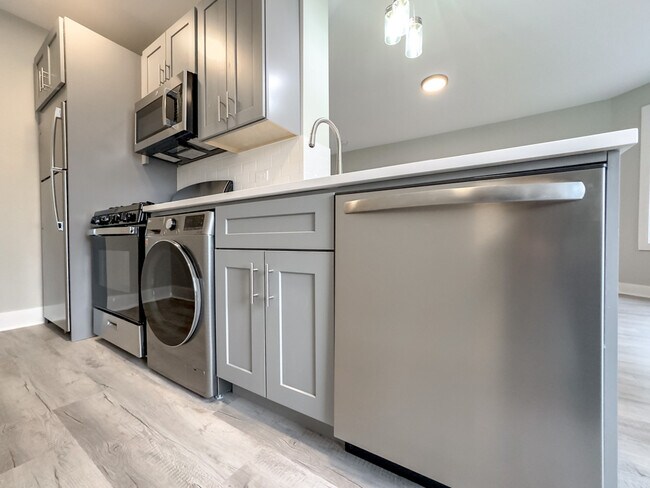 Foto del edificio - 385 Hazel Ave