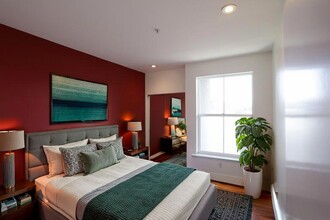 Building Photo - 371 30th St