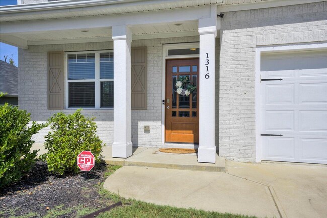 Building Photo - 1316 Weedon Dr