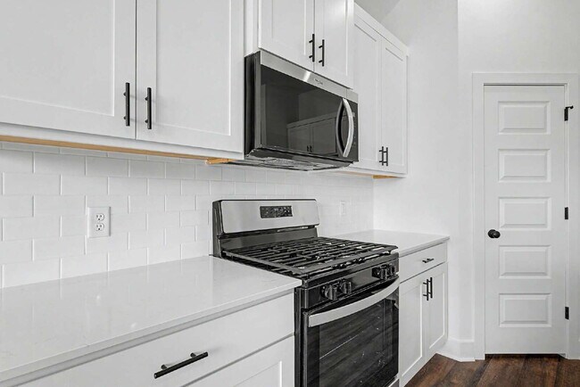 Building Photo - Brand NEW 3-Bedroom Retreat with Granite Finishes & Cozy Fireplace in Farmington!