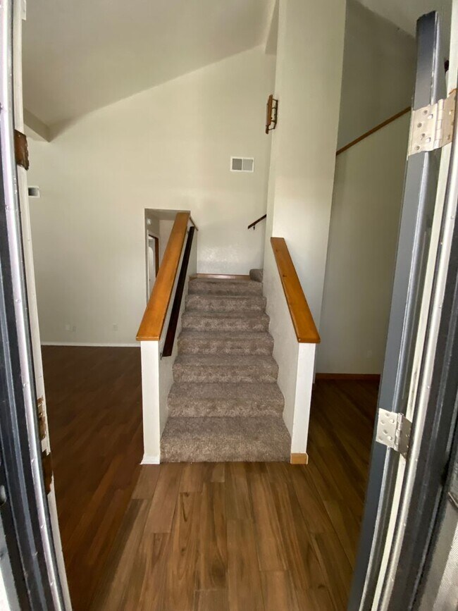 Building Photo - Cozy Home for rent in Visalia