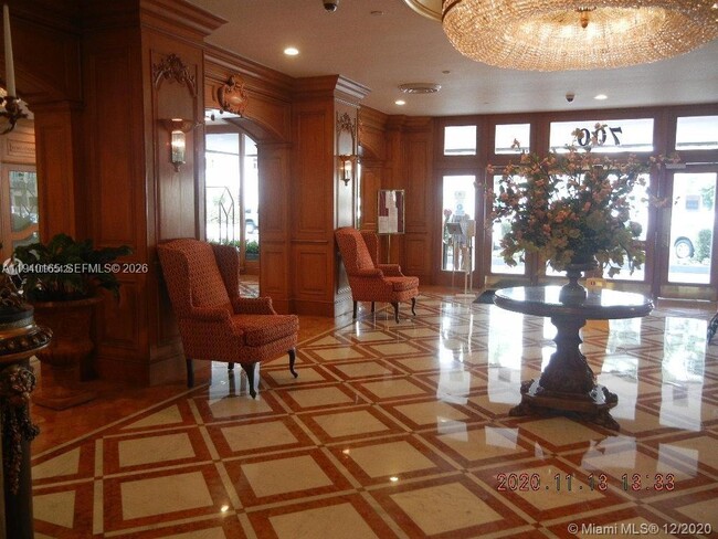 Foto del edificio - 700 Biltmore Way