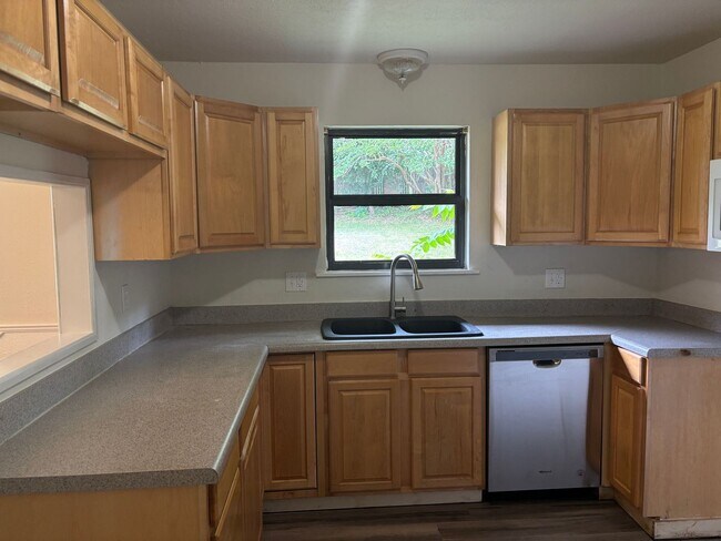 Foto del edificio - 3/2/1 in Quiet Neighborhood in Denison!