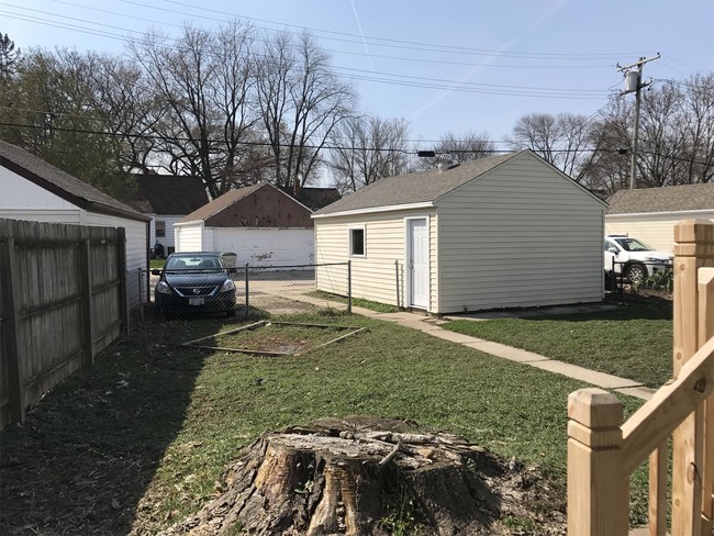 Building Photo - 3233 N 85th St