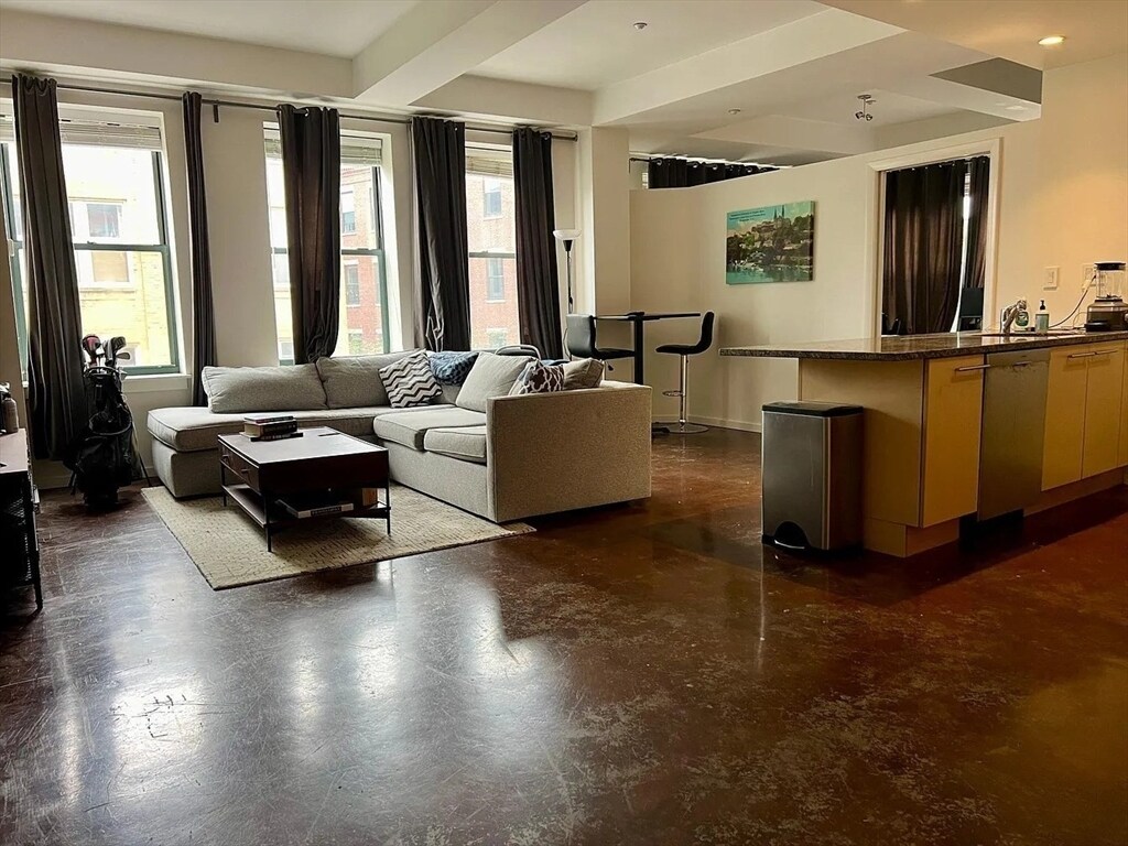 Foto principal - 35 Fay St