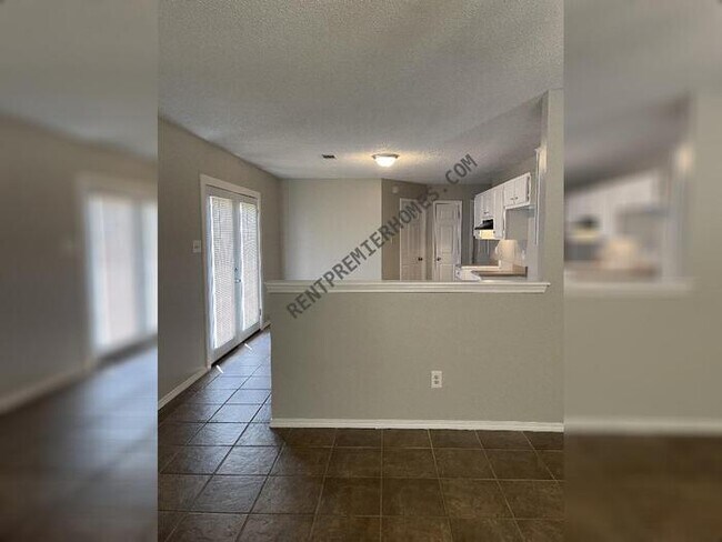 Foto del edificio - 1117 Troy Dr