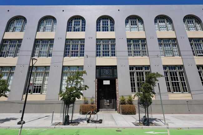Building Photo - 461 2nd St