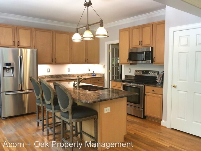 Building Photo - 4 br, 3 bath House - 147 Dover Rd.