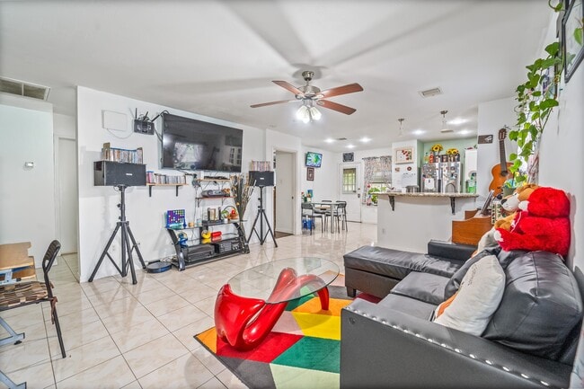 Building Photo - 7306 Kransburg Ranch Dr