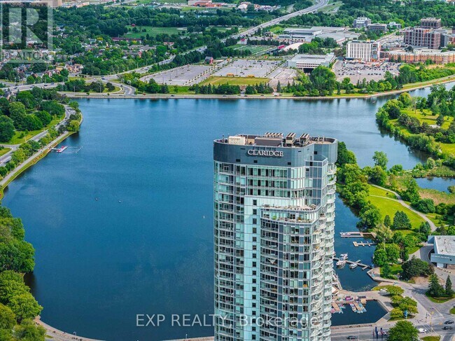 Photo du bâtiment - 805 Carling Ave