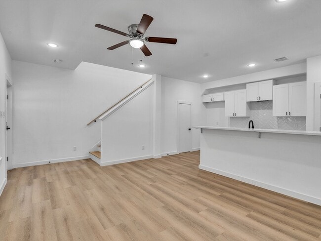 Building Photo - 8405 Mahalia Dr