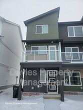 Building Photo - 1209 Keswick Dr SW