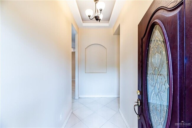 Building Photo - 1413 W Sevilla St