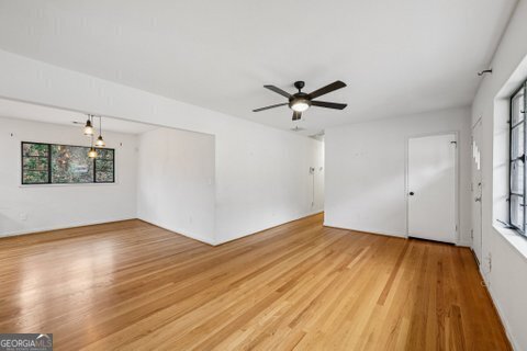 Building Photo - 2562 Farley St