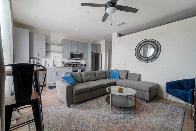 Foto del edificio - 2232 Empire Central Dr