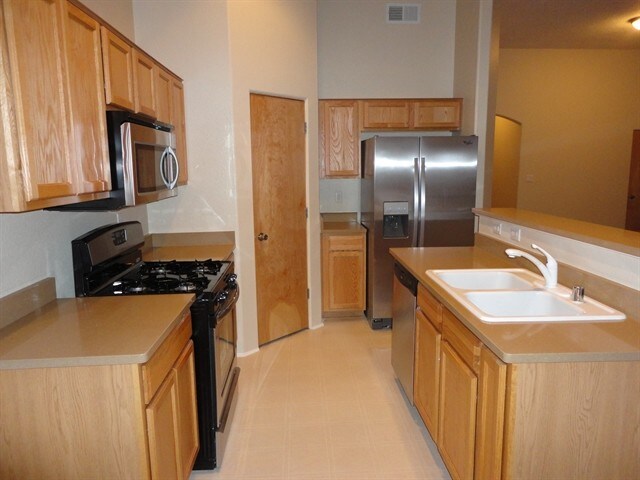 Building Photo - 1036 Desert Willow Place NE