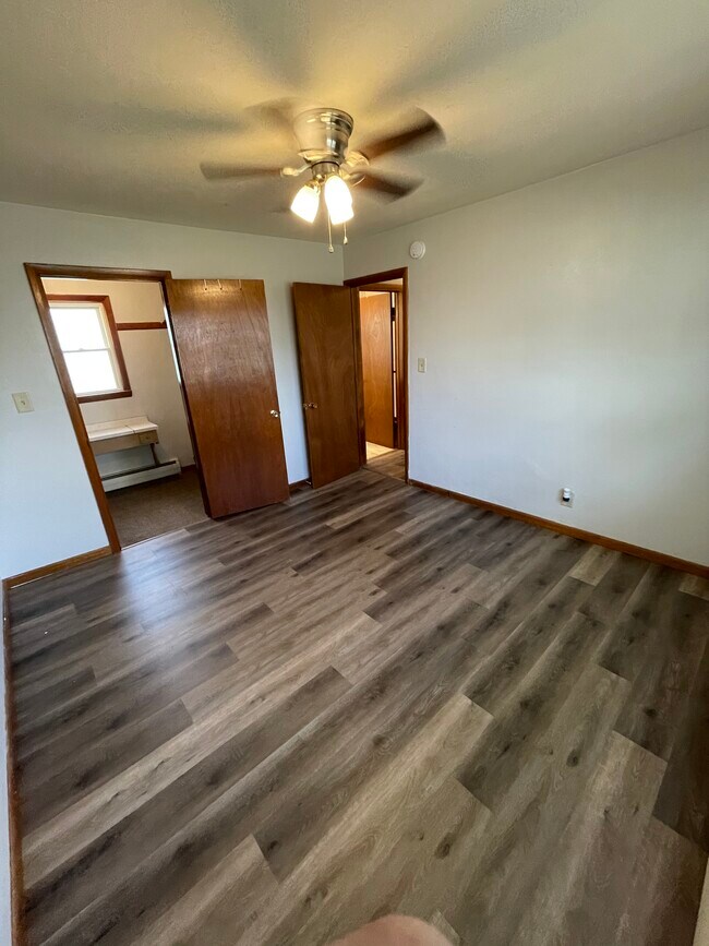 Master Bedroom - 914 Lennox St