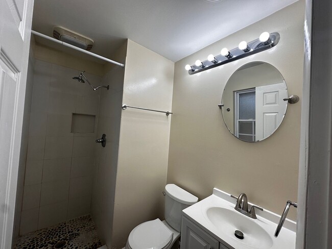 Building Photo - 2101 Mulberry Boulevard - Spacious Family ...
